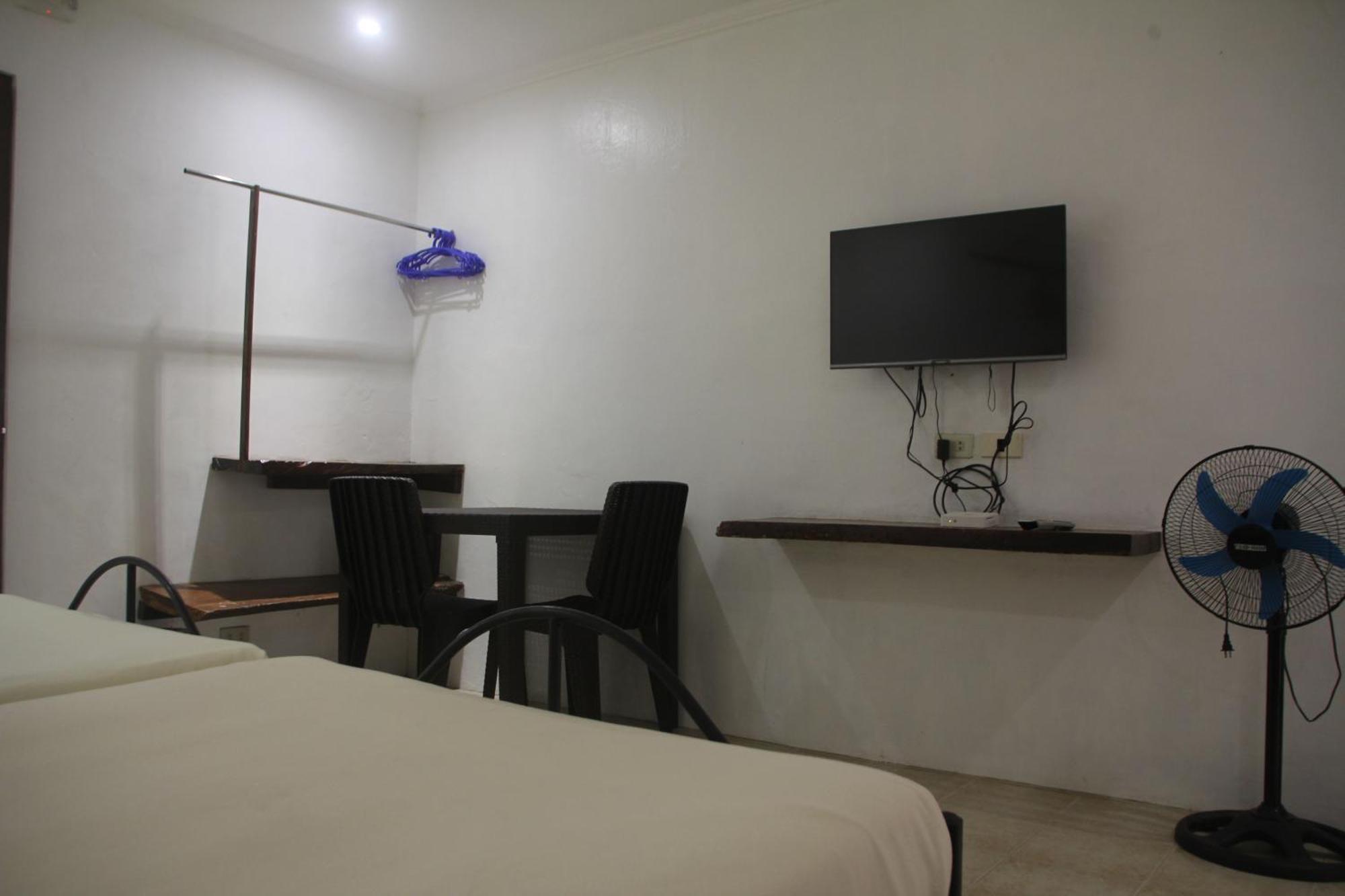 Lazy Dog Bed & Breakfast Balabag  Экстерьер фото