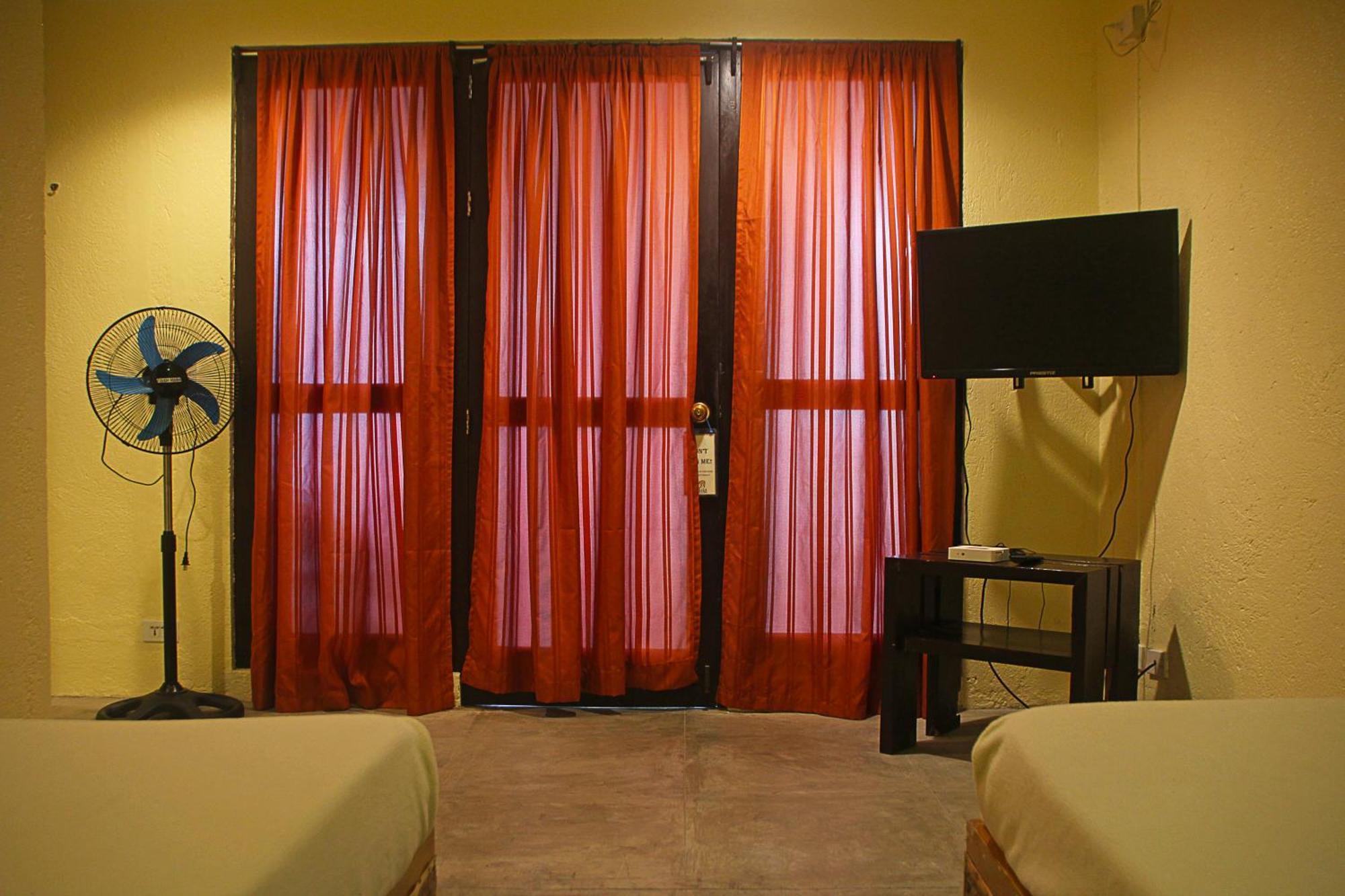 Lazy Dog Bed & Breakfast Balabag  Экстерьер фото
