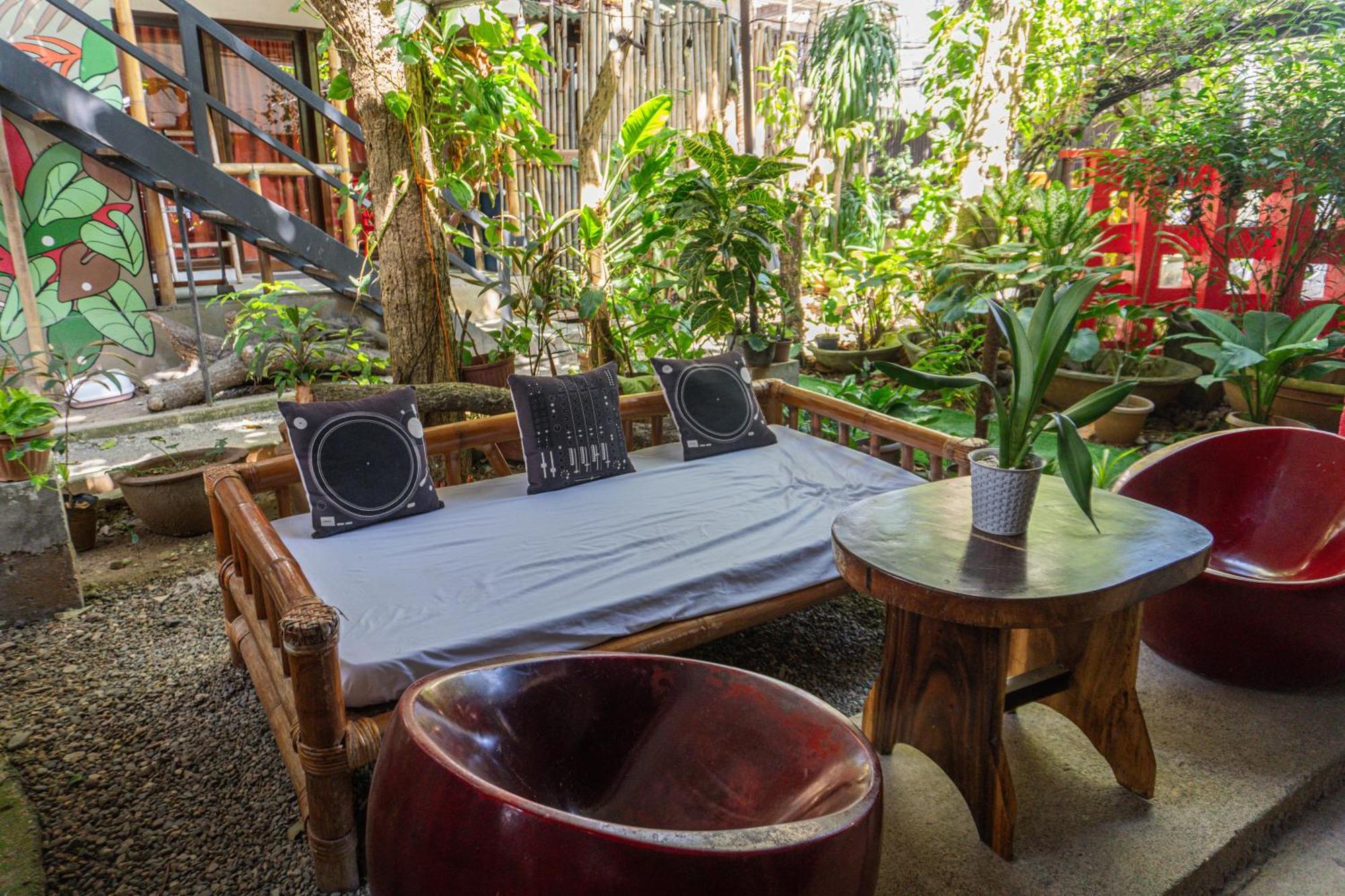 Lazy Dog Bed & Breakfast Balabag  Экстерьер фото