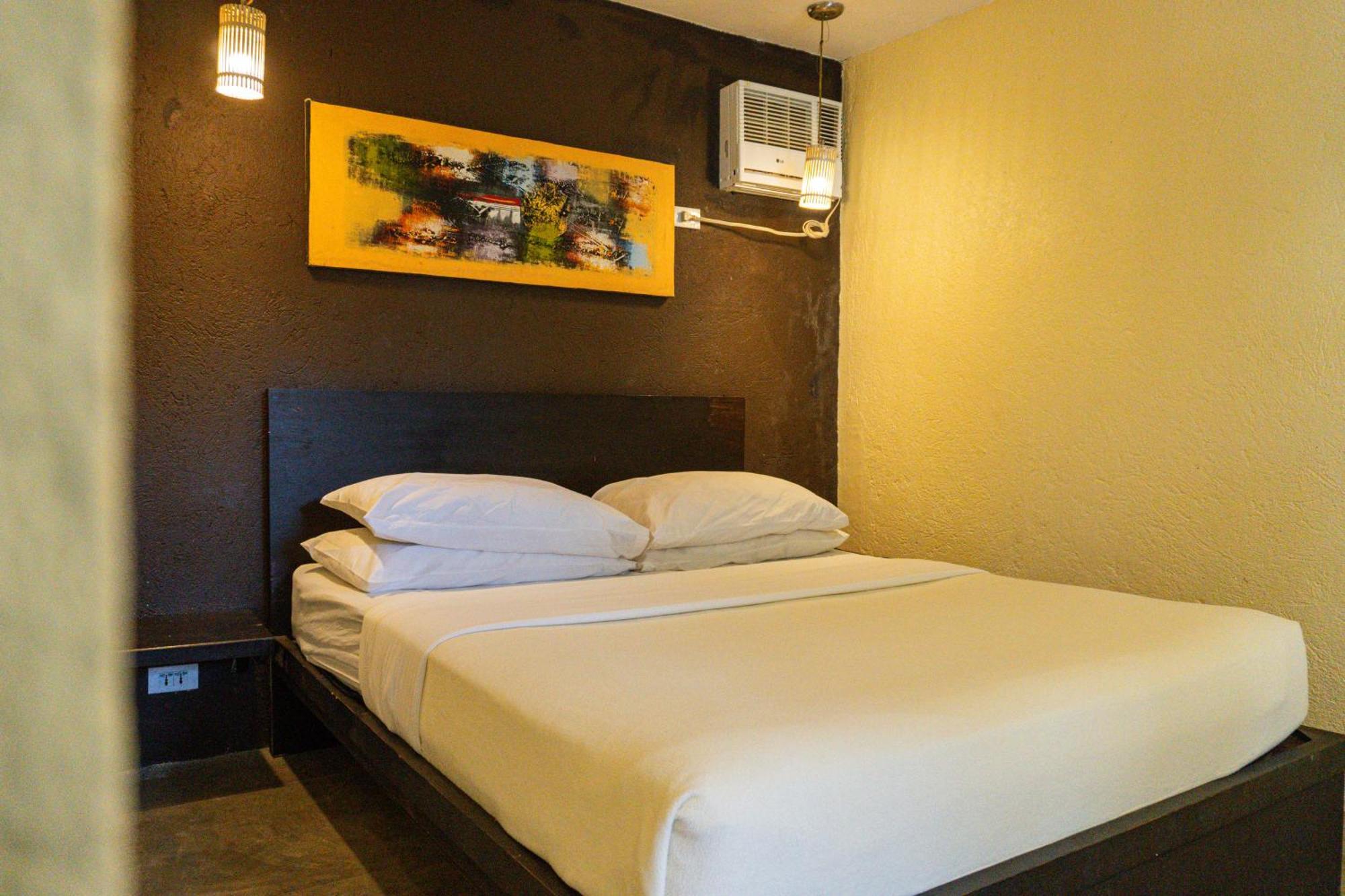 Lazy Dog Bed & Breakfast Balabag  Экстерьер фото